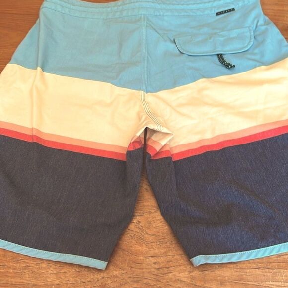 Vissla Board Shorts 32 - Picture 6 of 13